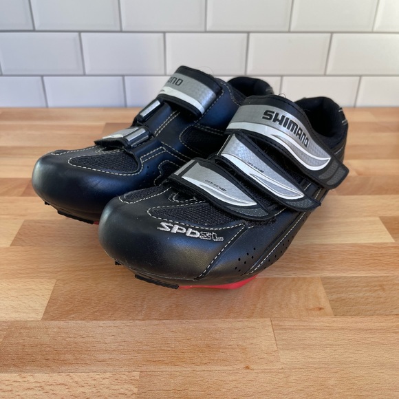 Shimano size 7.2 US /39 EU black cycle shoes. - Picture 3 of 5